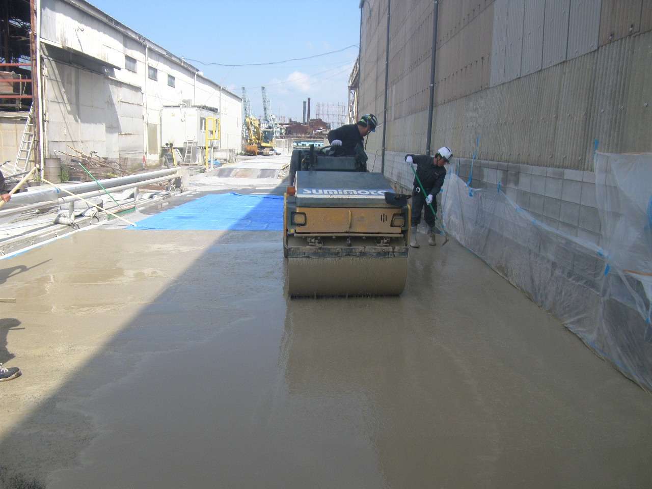 ④名村造船所跡地・船着き場【半たわみ性舗装(特殊アスファルト)】